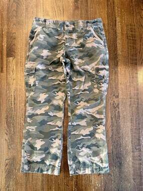 Carhartt Women’s Camouflage Cargo Pants  Camo Sz 12
